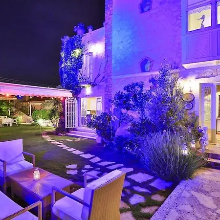 Stone Villa,large Garden,swimming Pool, Very Close The Beautiful . Çeşme