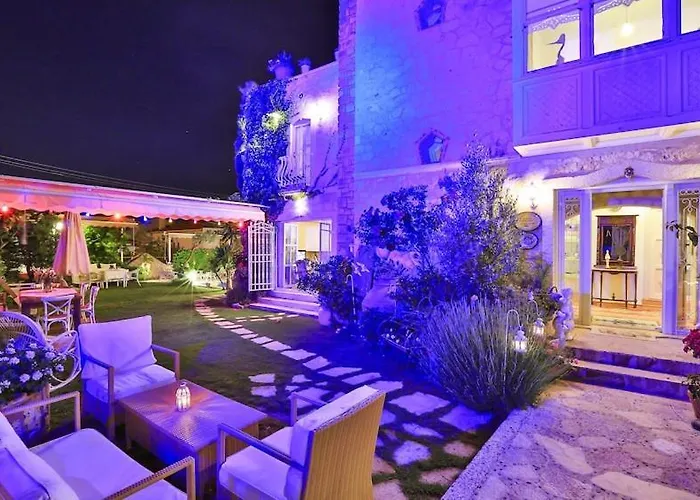 Stone Villa,large Garden,swimming Pool, Very Close The Beautiful . Чешме