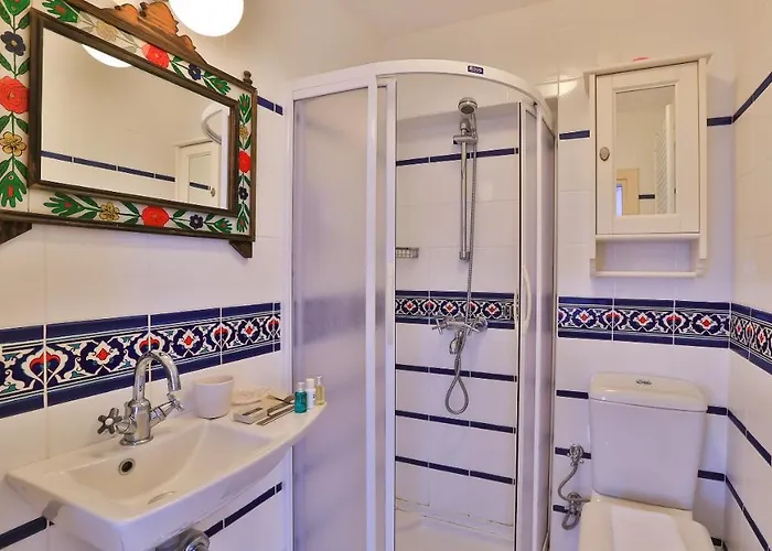 Villa Stone Villa,large Garden,swimming Pool, Very Close The Beautiful . Çeşme