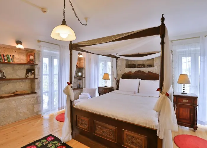 Stone Villa,large Garden,swimming Pool, Very Close The Beautiful . * Чешме