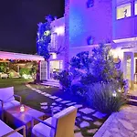 Stone Villa,large Garden,swimming Pool, Very Close The Beautiful . Çeşme