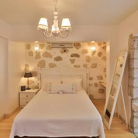 Stone Villa,large Garden,swimming Pool, Very Close The Beautiful . Кешме
